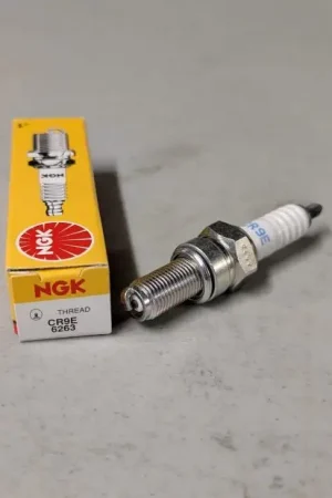 Achat Immédiat Bougie NGK Standard SUZUKI GSX-R 1000 01-06 (CR9E) (NGK 6263)