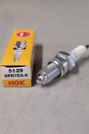 Achetez Aujourd’hui Bougie NGK Standard YAMAHA MT-01 05-08 (DPR7EA9) (NGK 5129)
