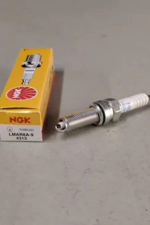 Acheter En Ligne Bougie NGK Standard YAMAHA MT-07 - TRACER 14-21 (LMAR8A9) (NGK 4313)