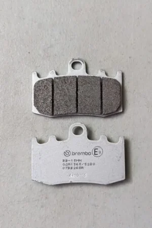Achat Immédiat Plaquettes de frein BREMBO 07BB26SR BMW R1200 GS 04-12 / R1200 GS TRIPLE BLACK 11- / R1200 RT 05-13 (Avant)